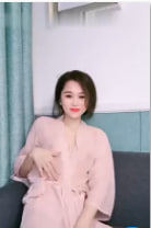 饥渴风骚美女独守空闺太寂寞！家中自慰骚穴直播开启，蜜汁横流让你看个爽！